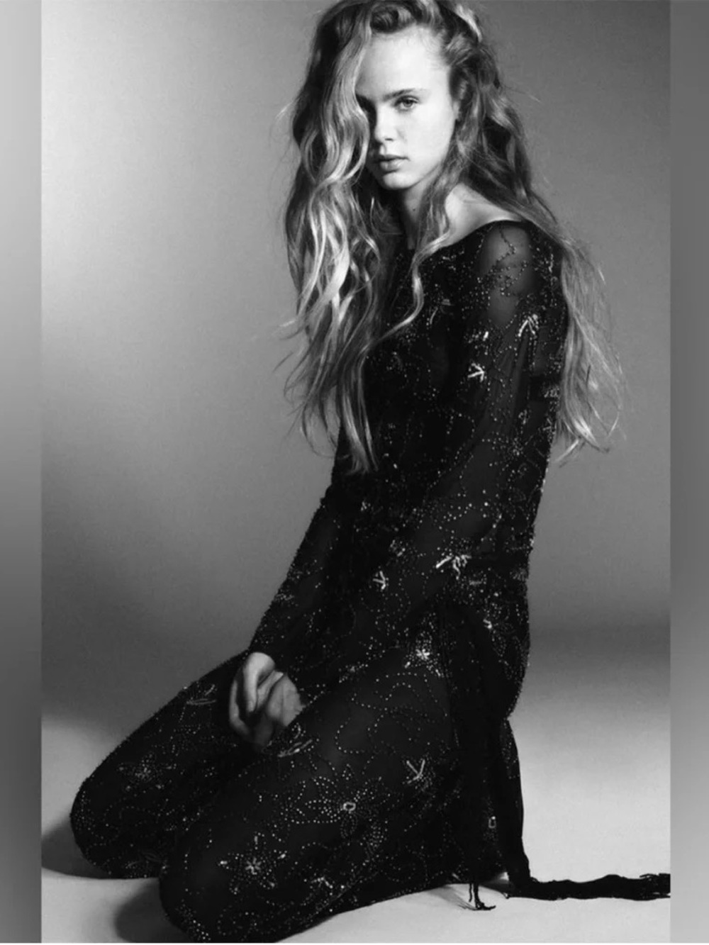 NWT. Zara Black Semi-Sheer Beaded Sequin Mid-Waist Trousers. Size M. - Picture 5 of 12